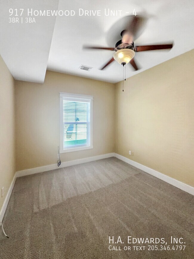 Building Photo - 917 Homewood Dr