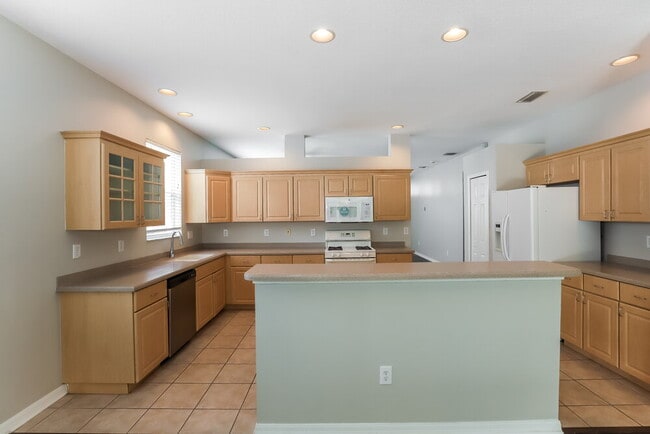 Building Photo - 6717 Cambridge Park Dr