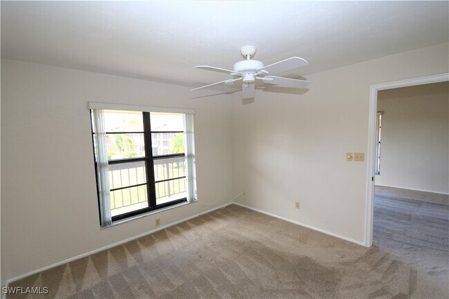 Building Photo - 32 Greenbrier St