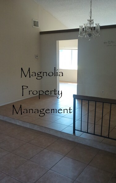 Building Photo - 512 Majorca Ave