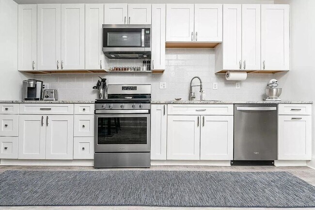 Building Photo - Renovated 2 Bed, 2 Bath Near Nationwide Hospital - Pet Friendly!