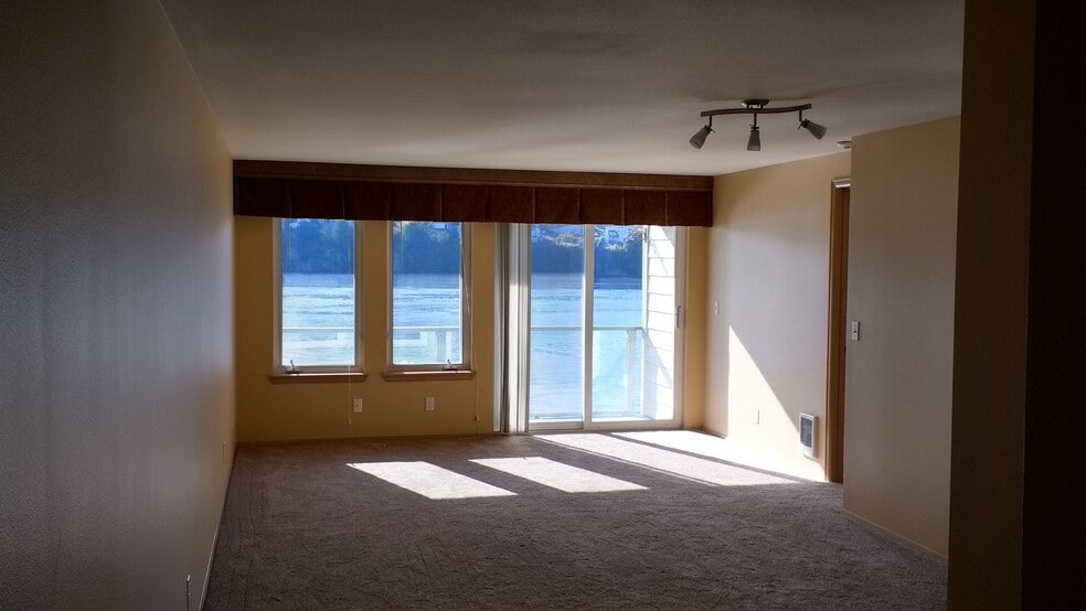 Living Room - 1127 Wheaton Way, C-1