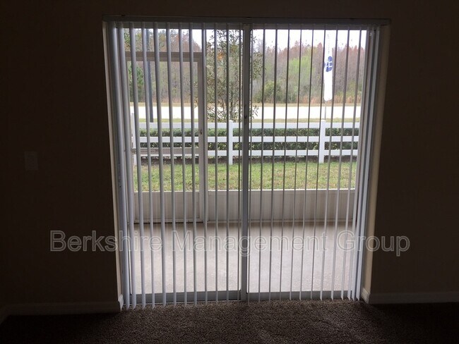 Building Photo - 5041 Chipotle Ln