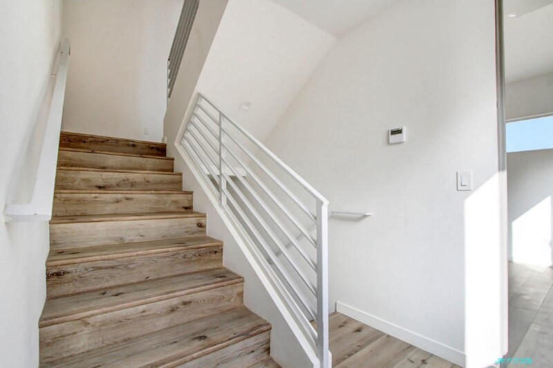 Building Photo - 5407 Huntington Dr
