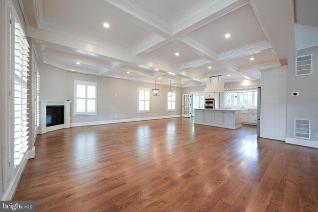 Building Photo - 2314 N Kenmore St