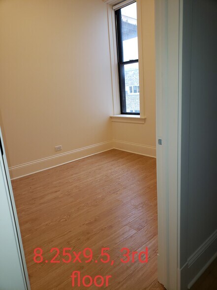 Bedroom 3 - 912 W Newport Ave
