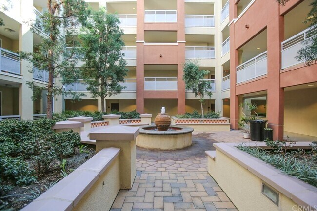 Building Photo - 12664 Chapman Ave