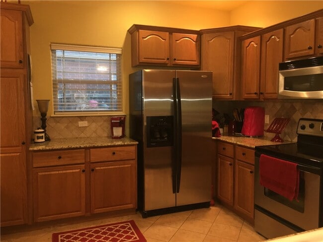 Building Photo - 574 Westford St