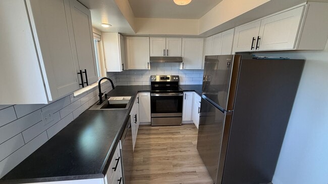 Building Photo - 1100 Harvard Wy