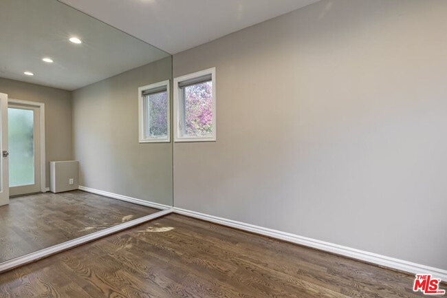 Building Photo - 1277 N Norman Pl