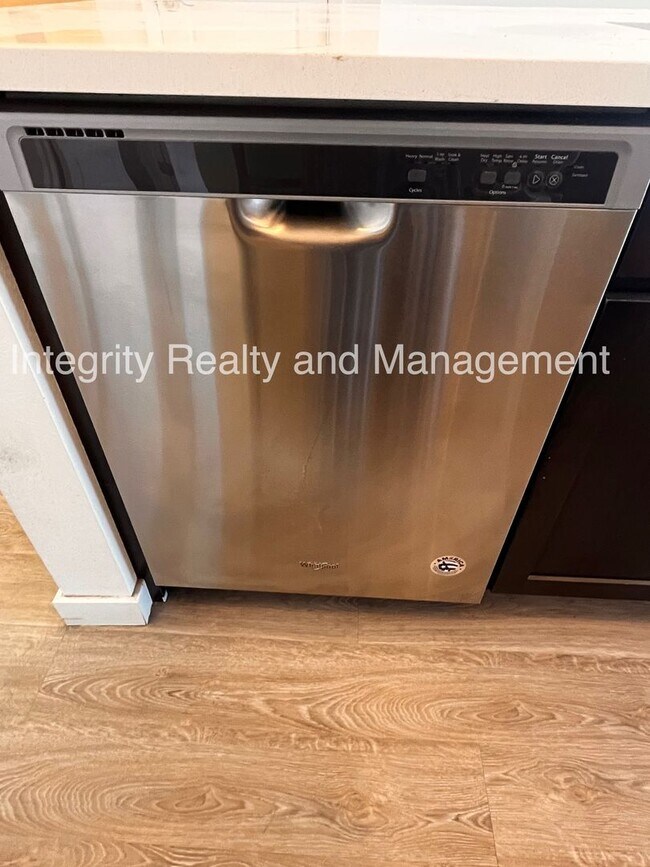 Building Photo - 2 Bed/2 Bath Condo, 17353 Wilde Avenue Uni...