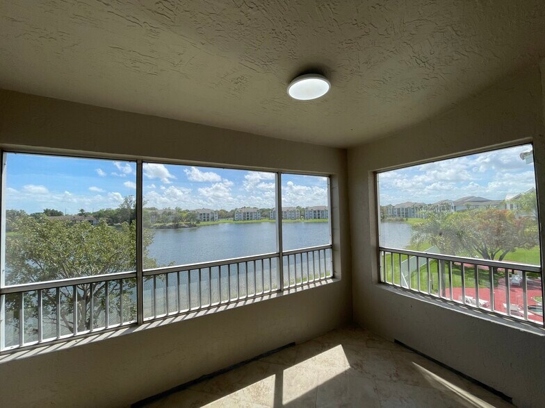 Building Photo - 2850 N Oakland Forest Dr