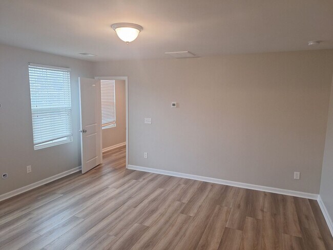 Building Photo - Wonderful Two Story Four Bedroom Home in Northeast Columbia!