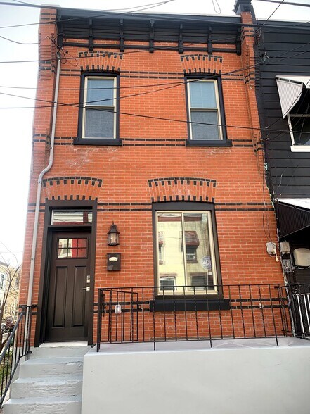 Building Photo - 2532 W Montgomery Ave