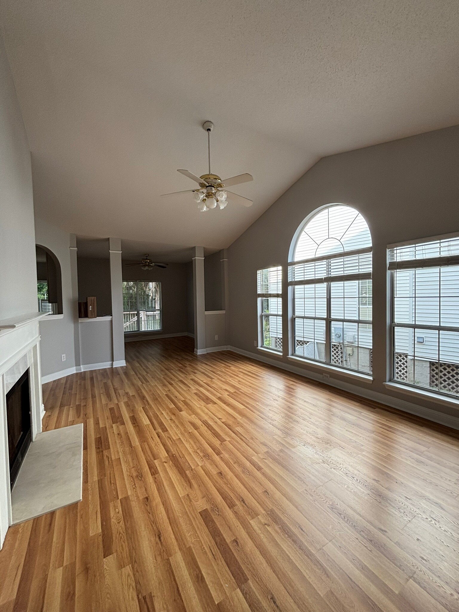 Building Photo - 1715 Crystal Lake Dr