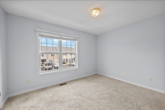 Building Photo - 20 Cheltenham Dr