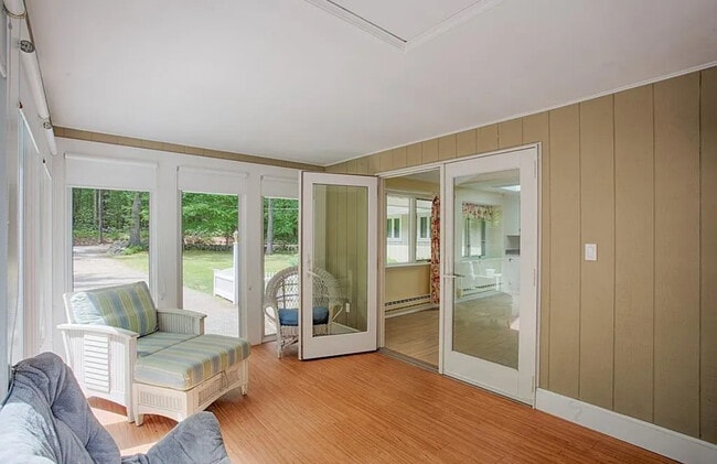 Building Photo - 15 Newbury Rd