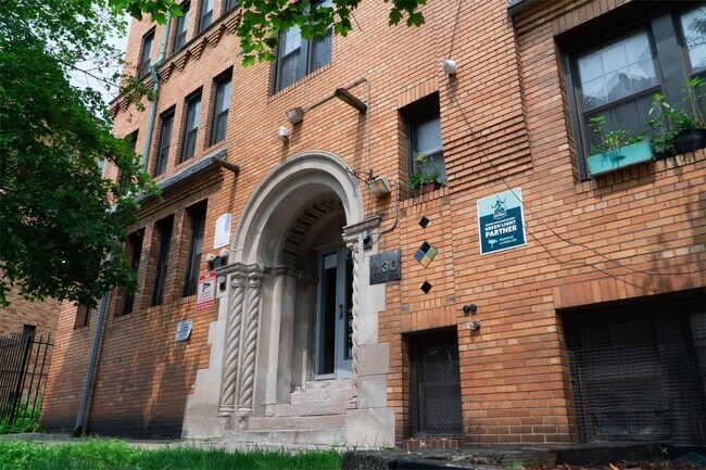 Building Photo - 1130 Holcomb St