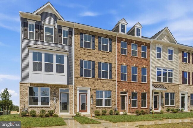 Building Photo - 16130 Hyde Pk Pl