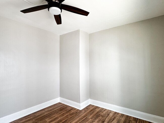 Building Photo - 2778 E 120th St