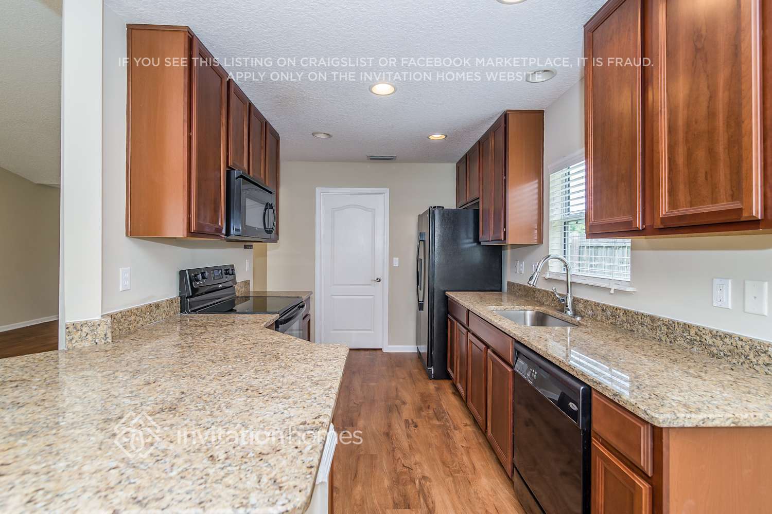 Building Photo - 86032 Sands Way