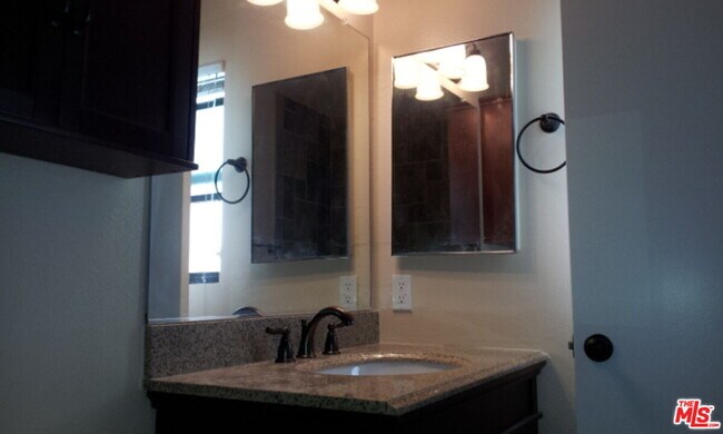 Building Photo - 2349 S Bentley Ave