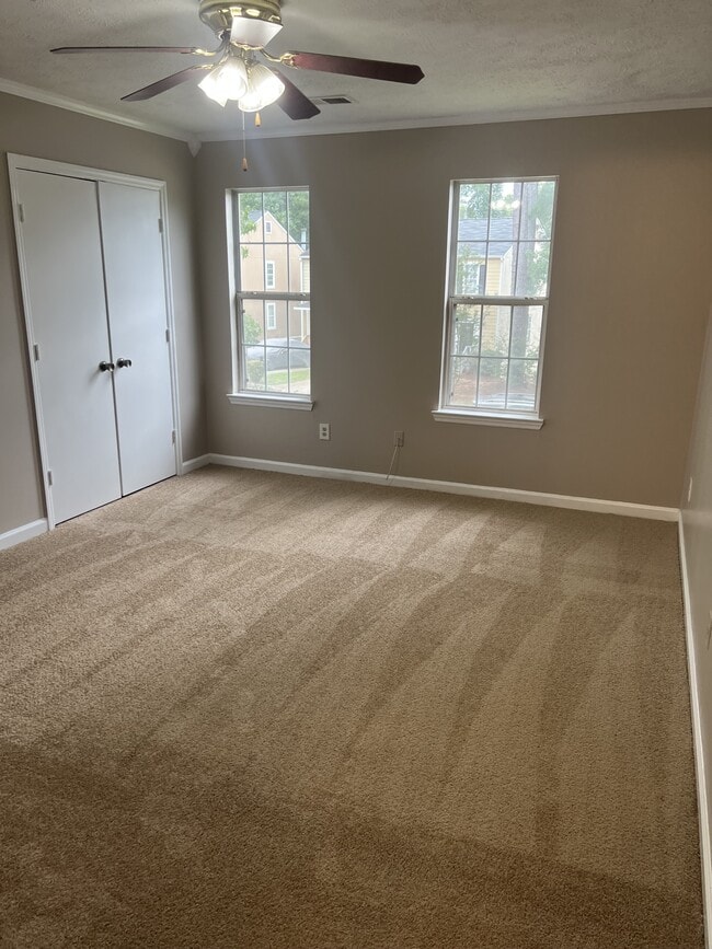 Building Photo - 3476 Kingswood Run