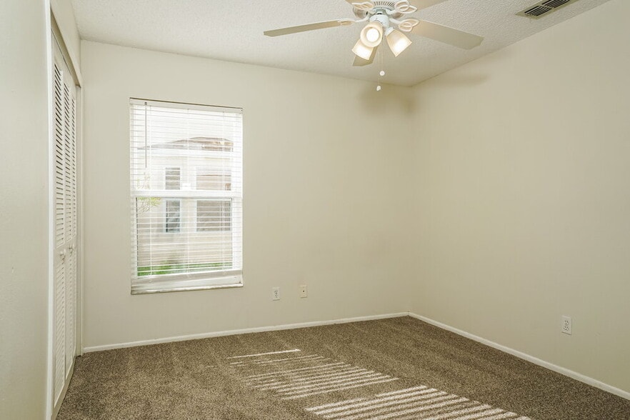 Building Photo - 4814 11th Ave Cir E