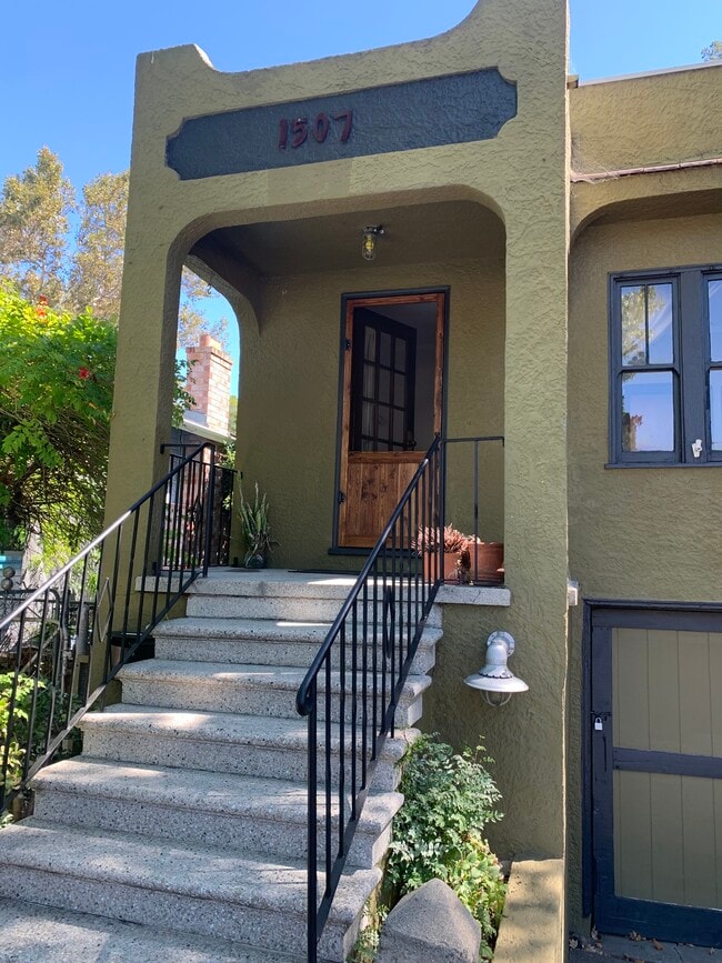 Building Photo - 1507 Estudillo St