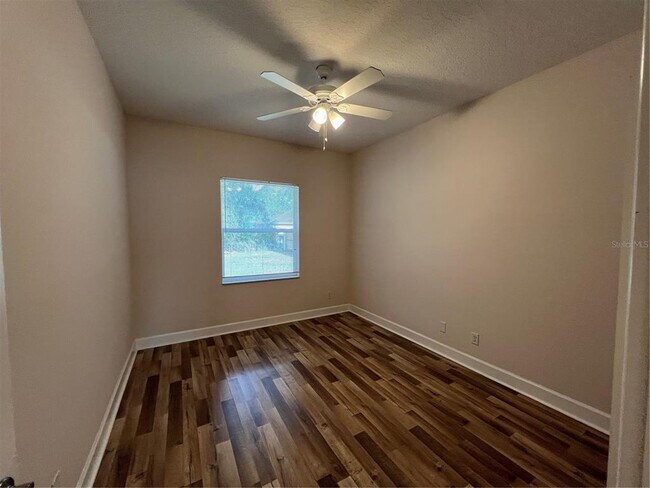 Building Photo - 18 Porter Ln