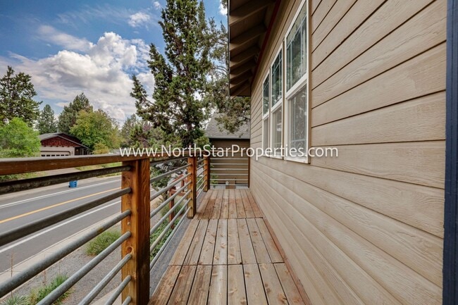 Building Photo - Wonderful Bend Property Close to Mountain ...