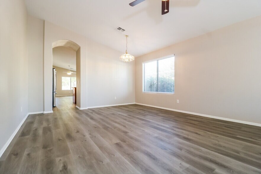 Building Photo - 3108 S 92nd Dr
