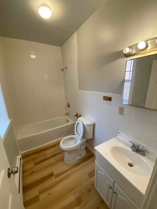 Building Photo - 114 Ashley St