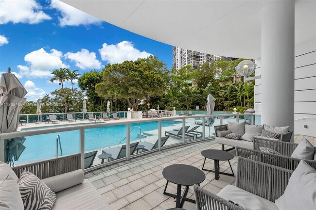 Building Photo - 2127 Brickell Ave