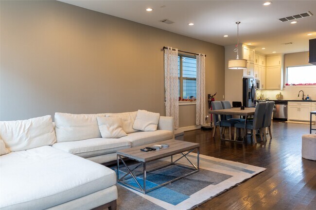 Building Photo - 2903 Blodgett St