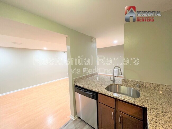 Building Photo - 270 E Highland Ave