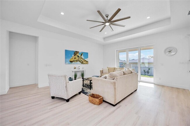 Building Photo - 6146 Grandeur St