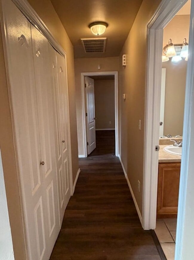 Building Photo - Updated Duplex - Mustang Schools - Open Floorplan - Gated Community