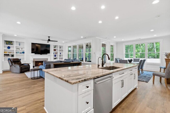 Building Photo - 1100 Hidden Hills Cir