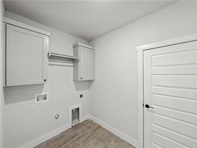 Building Photo - 6905 SW Basswood Ave