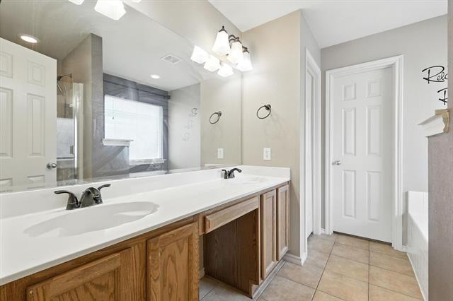 Building Photo - 6012 Parkplace Dr