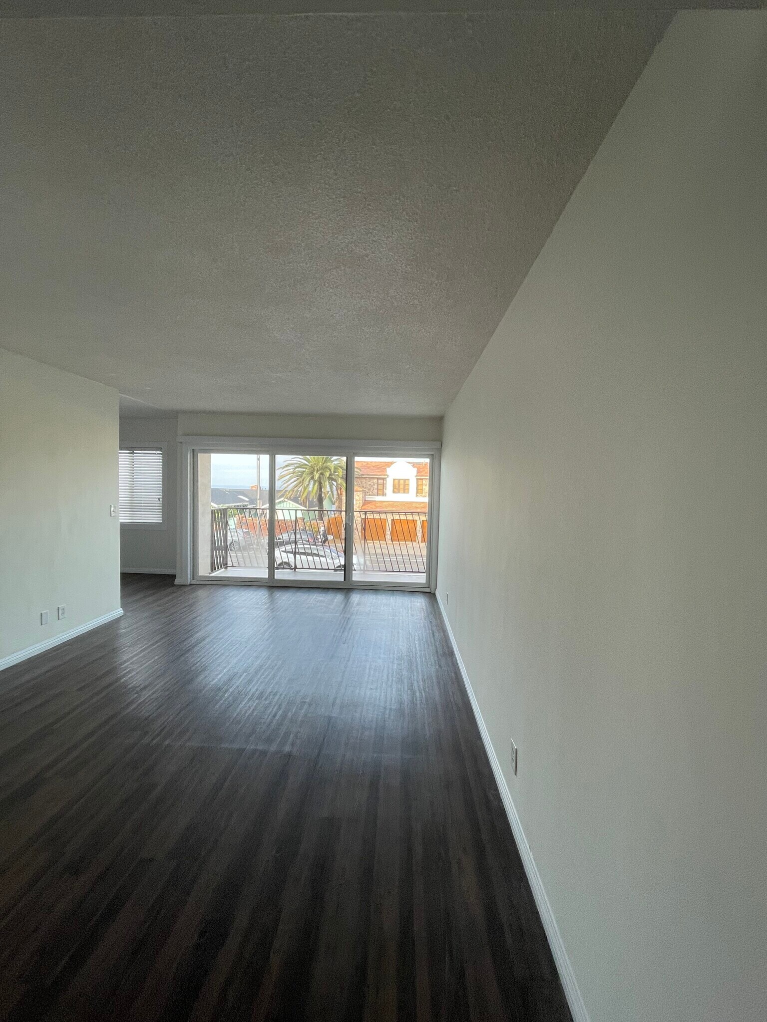 Building Photo - 804 Esplanade