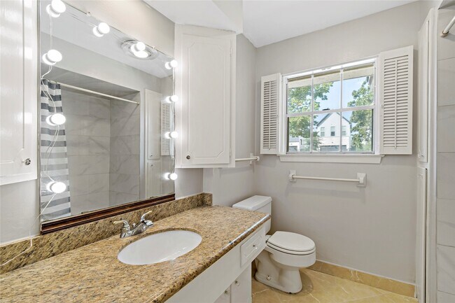 Building Photo - 1522 Baggett Ln