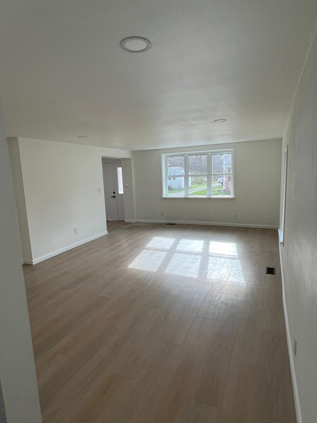 Living room connecting to the kitchen - 212 Wall St