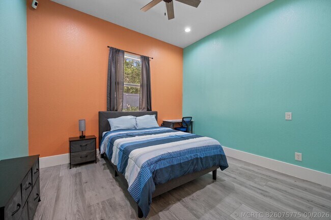 Building Photo - 2926 Dovedale Ct