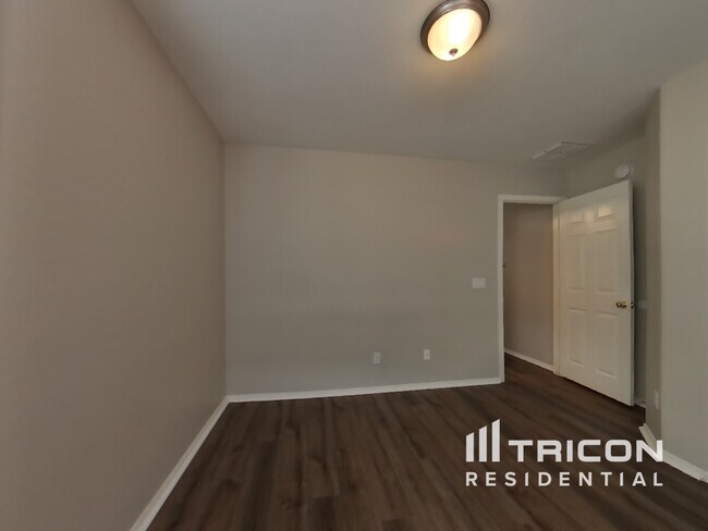 Building Photo - 46023 W Starlight Dr