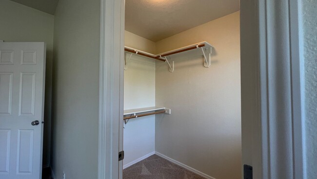 Building Photo - 2 Bed 2 Bath Townhouse