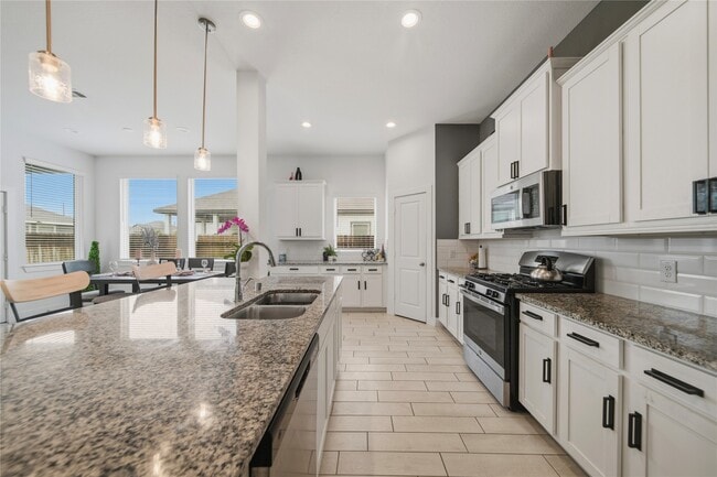 Building Photo - 4512 Bartagrass Dr