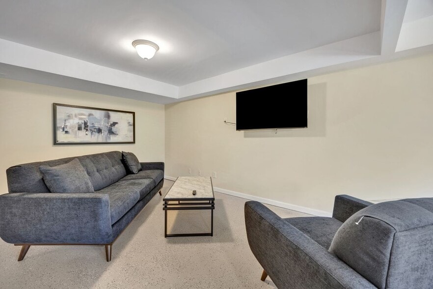 Building Photo - 3442 Skyland Dr