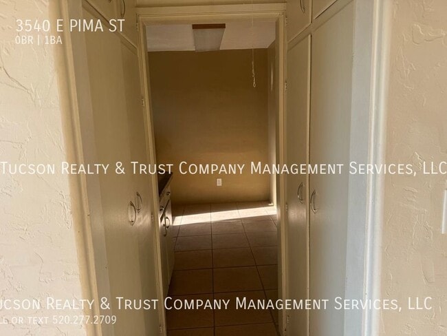 Building Photo - 3540 E Pima St
